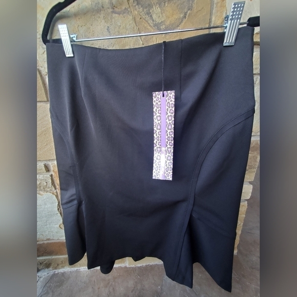 Shape FX black NWT Nancy black skirt in size 10 - Picture 10 of 10